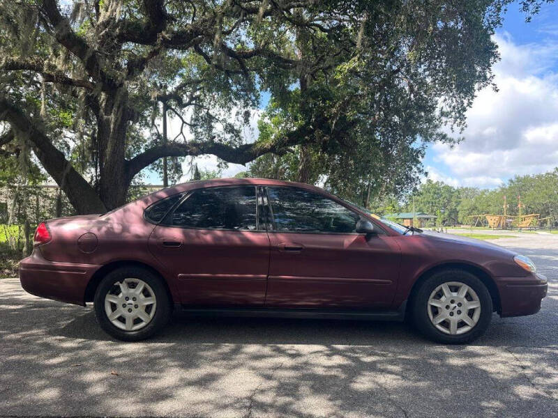 2005 Ford Taurus SE
