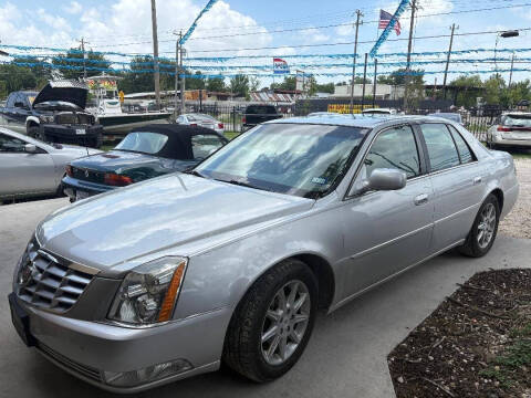 2011 Cadillac DTS Luxury Collection