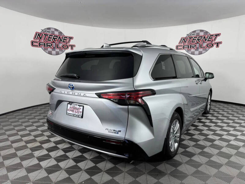 2024 Toyota Sienna Platinum 7-Passenger