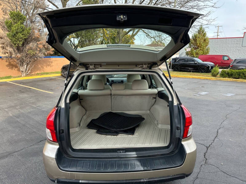 2009 Subaru Outback null photo 19