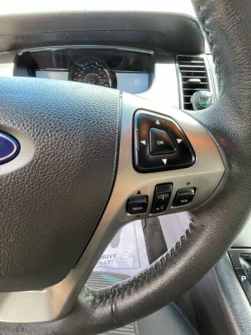 2016 Ford Taurus SEL