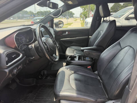 2020 Chrysler Pacifica Touring L 35th Anniversary