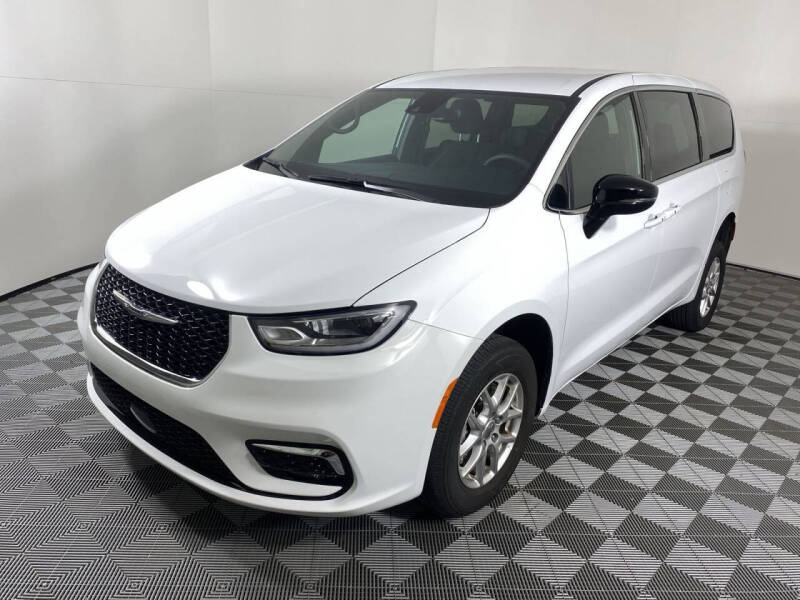 2024 Chrysler Pacifica Touring