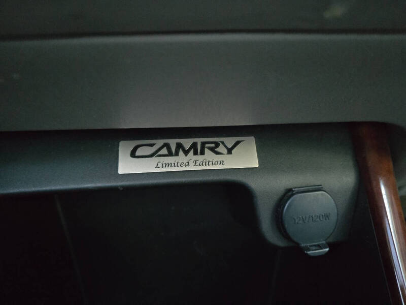 2004 Toyota Camry XLE