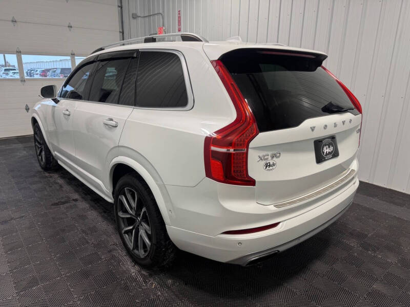 2016 Volvo XC90 T6 Momentum