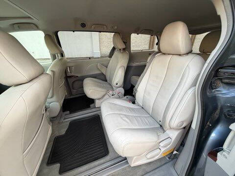 2014 Toyota Sienna XLE 8-Passenger