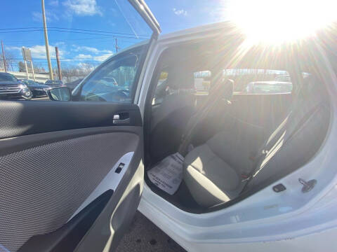 2012 Hyundai Accent GS