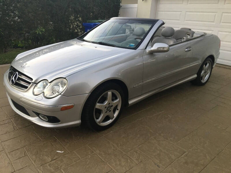 2004 Mercedes-Benz CLK for sale at The Car Store in Milford MA