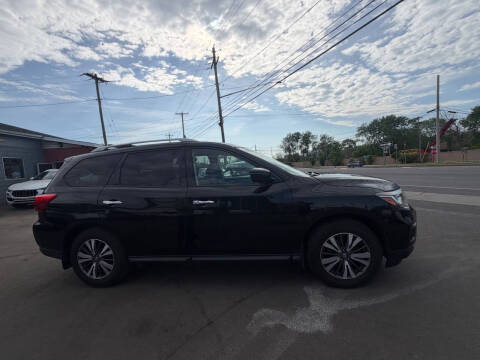 2017 Nissan Pathfinder SV