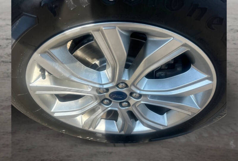 2020 Ford Edge Titanium