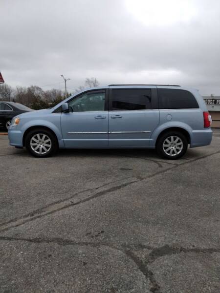 2013 Chrysler Town and Country for sale at Savior Auto in Independence MO
