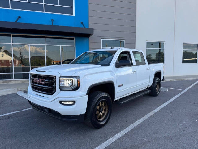 2017 GMC Sierra 1500 SLT's photo