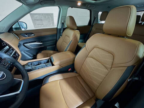 2025 Nissan Pathfinder Platinum