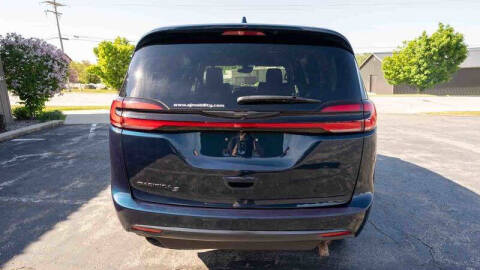 2022 Chrysler Pacifica Touring L