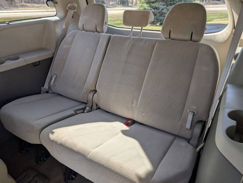 2017 Toyota Sienna LE 8-Passenger