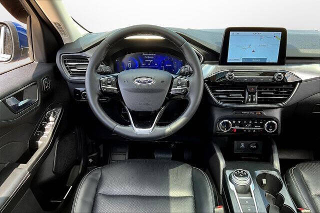 2022 Ford Escape Titanium