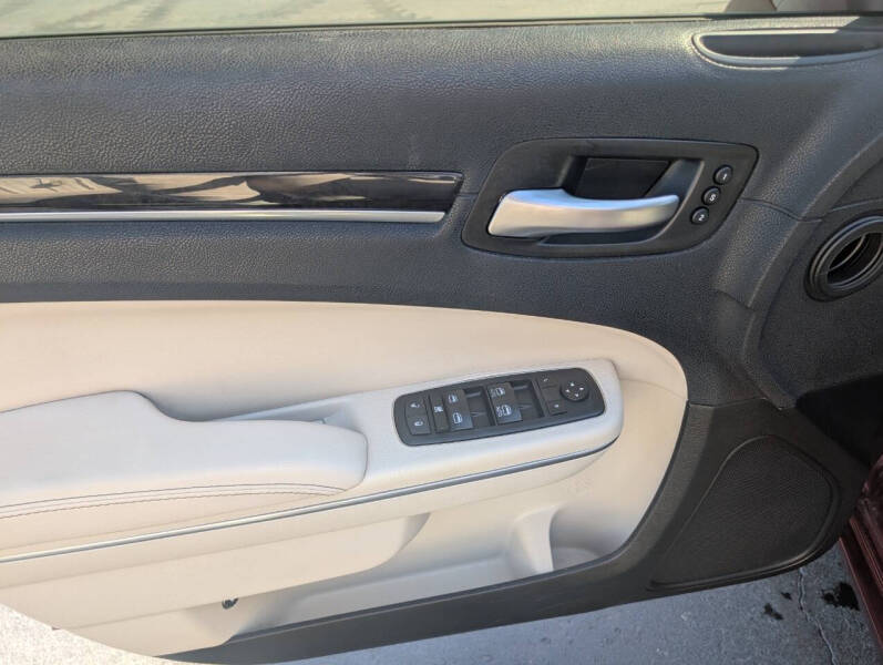 2018 Chrysler 300 Limited