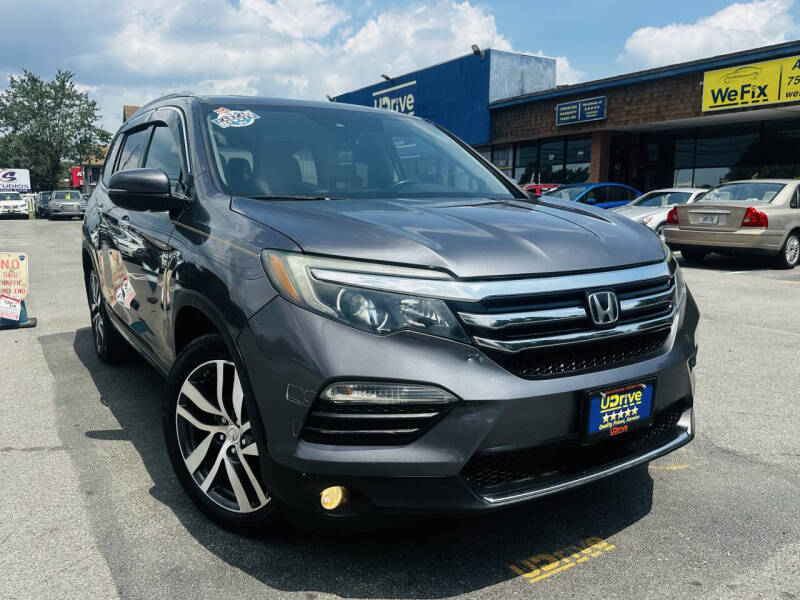 2016 Honda Pilot Elite's photo