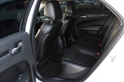 2017 Chrysler 300 Limited