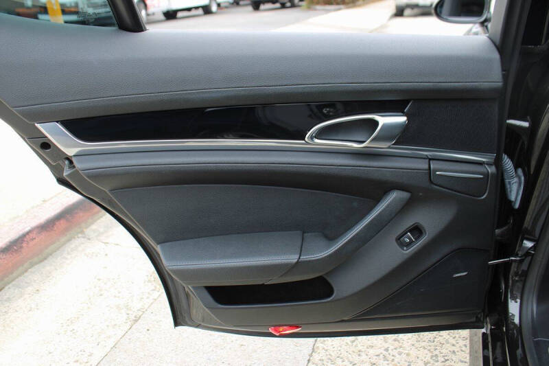 2012 Porsche Panamera