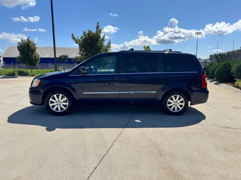 2013 Chrysler Town and Country Touring