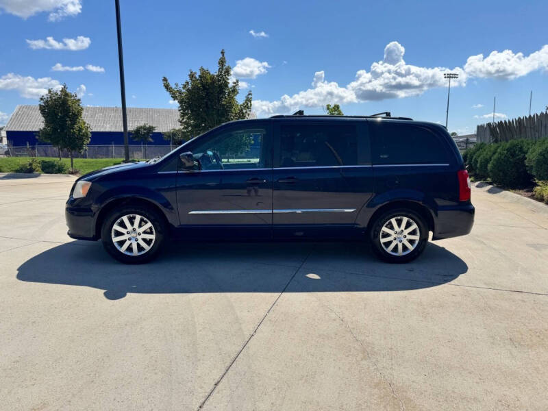 2013 Chrysler Town and Country Touring