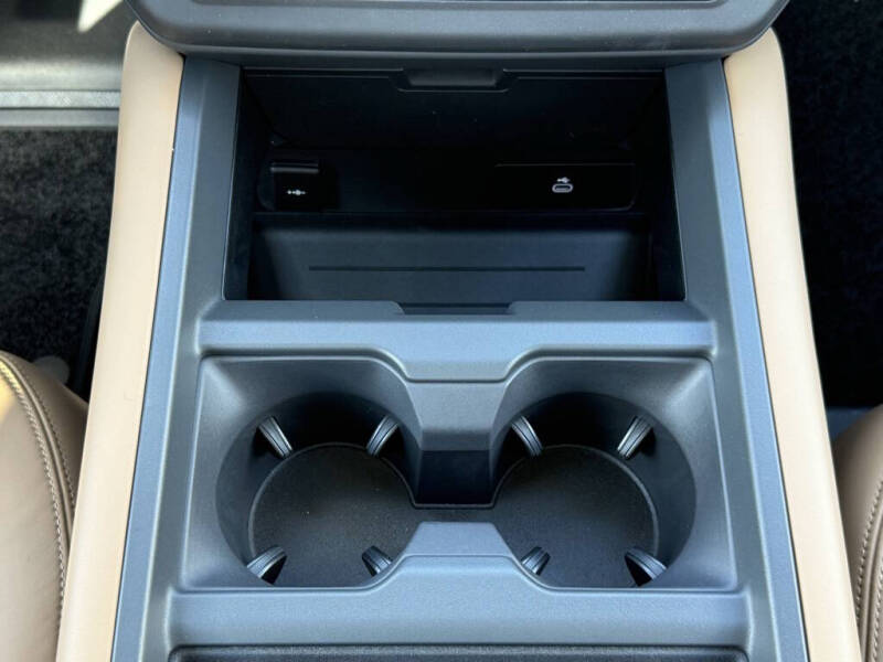 2026 Land Rover Defender 110 P300 S