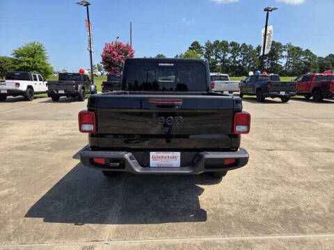 2025 Jeep Gladiator Sport S