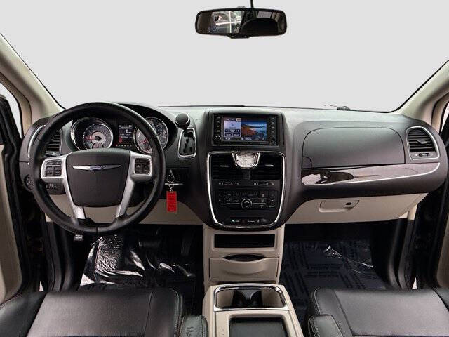 2012 Chrysler Town and Country Touring