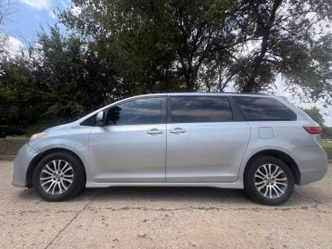 2020 Toyota Sienna XLE 8-Passenger