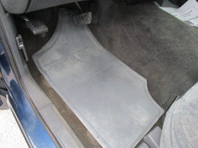 2000 Chevrolet S-10 LS