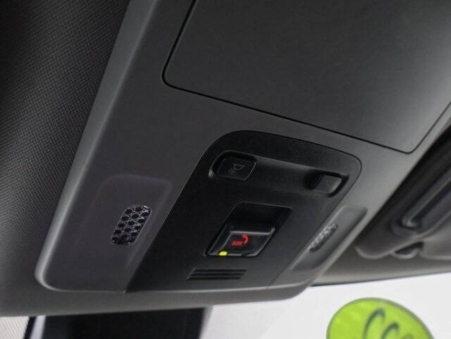 2022 Toyota Camry Hybrid LE