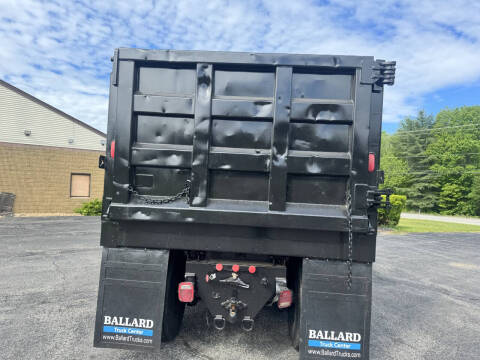 2005 Freightliner M2 112