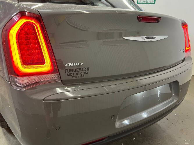 2017 Chrysler 300