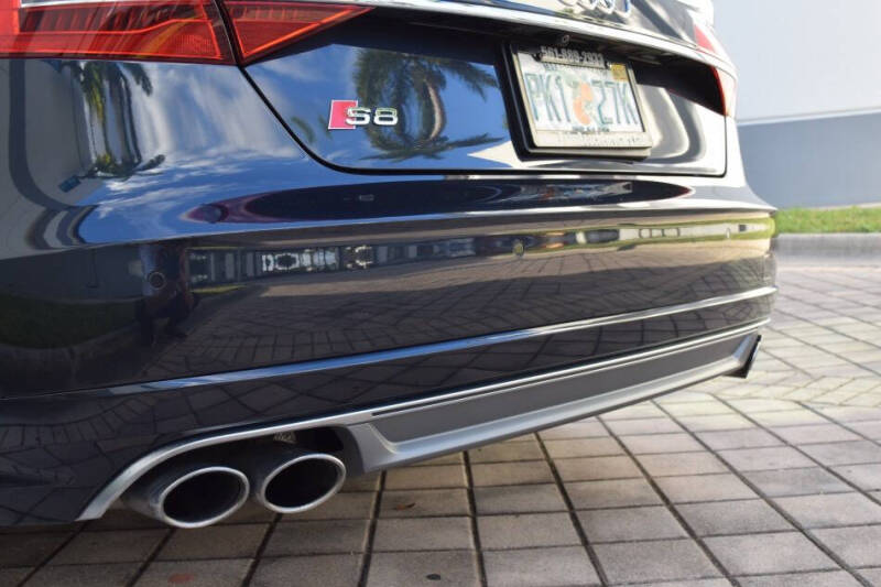 2015 Audi S8 4.0T quattro