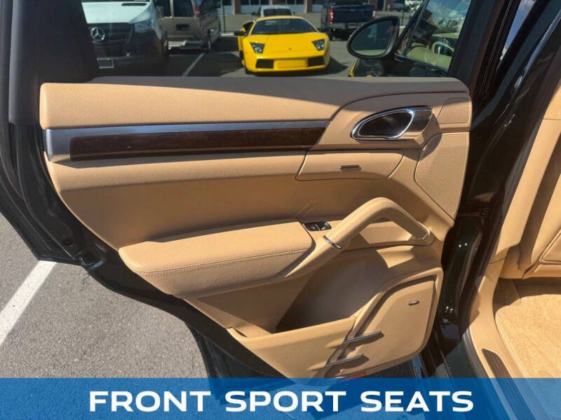 2013 Porsche Cayenne GTS