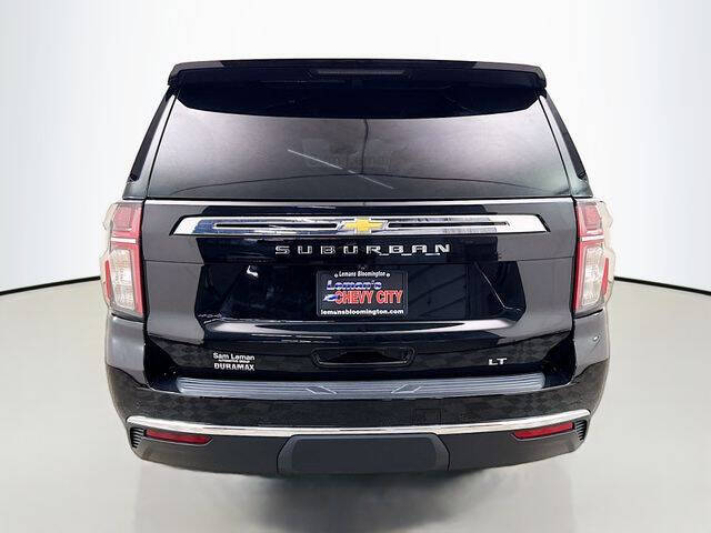 2024 Chevrolet Suburban LT