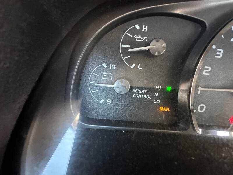 2005 Toyota Sequoia SR5