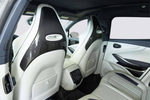 2025 Aston Martin DBX 707