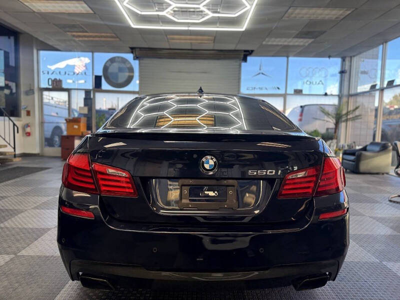 2012 BMW 5 Series 550i