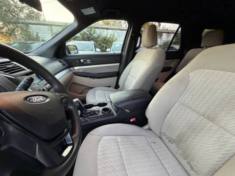 2018 Ford Explorer