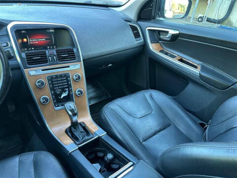 2017 Volvo XC60 T5 Inscription