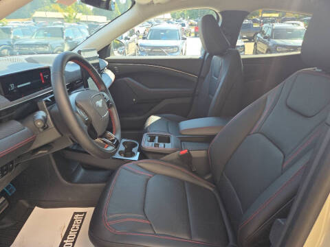 2025 Ford Mustang Mach-E Premium