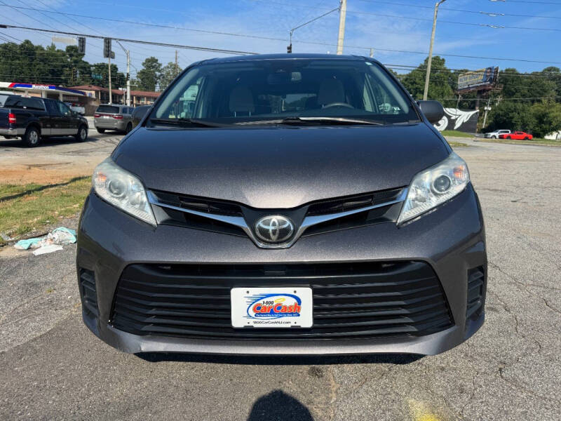 2018 Toyota Sienna LE 8-Passenger