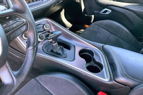 2017 Dodge Challenger 392 HEMI Scat Pack Shaker