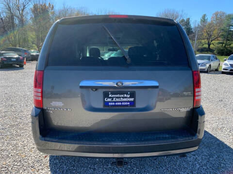 2010 Chrysler Town and Country Touring Plus