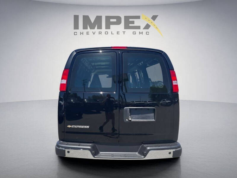 2026 Chevrolet Express 2500