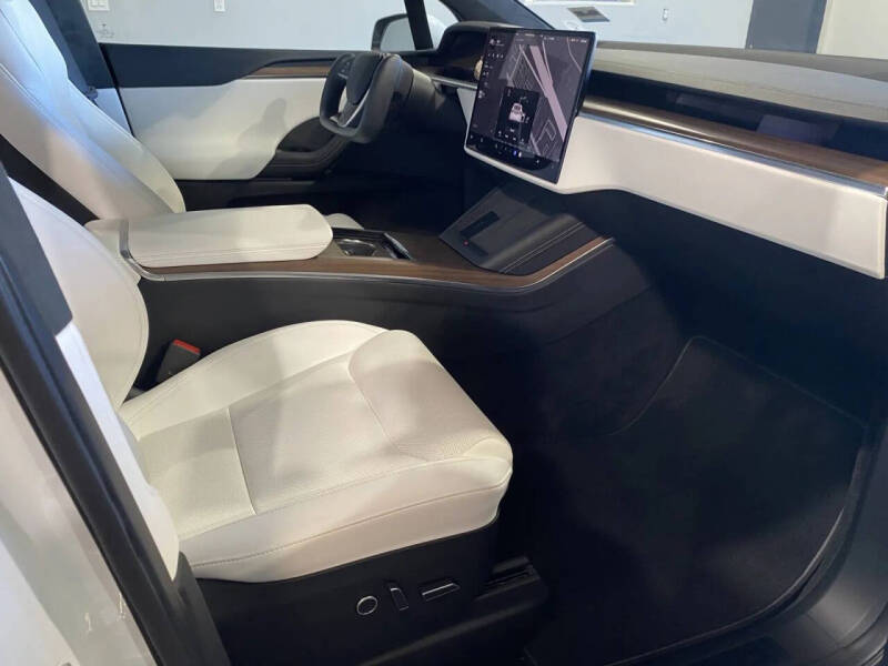 2023 Tesla Model X Standard Range