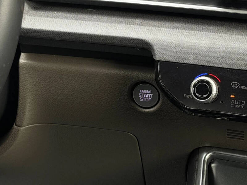 2025 Kia Carnival EX