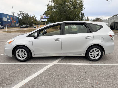 2014 Toyota Prius v Five
